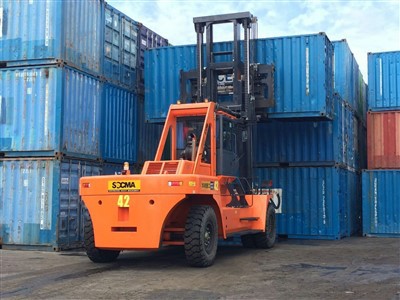 25t 28t 30t Heavy Duty -haarukkatrukki konttien käsittelyyn